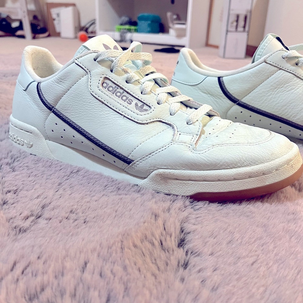 Men’s Adidas low top sneakers Size 10 1/2